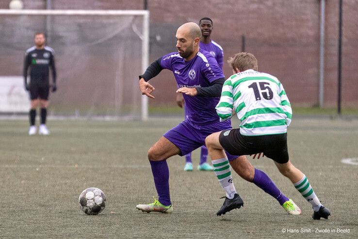 In beeld: Dieze West verliest derby van Zwolsche Boys - Foto: Hans Smit