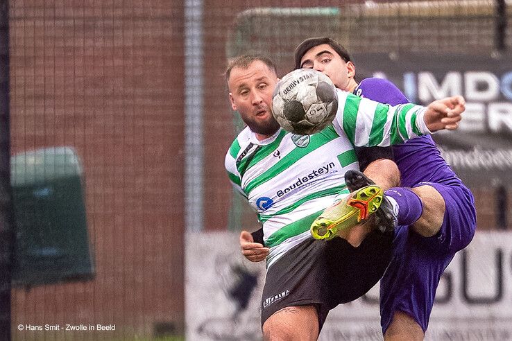 In beeld: Dieze West verliest derby van Zwolsche Boys - Foto: Hans Smit