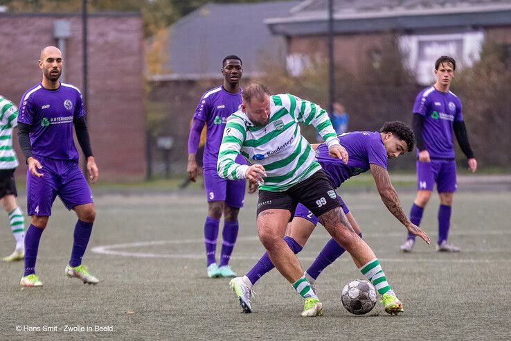 In beeld: Dieze West verliest derby van Zwolsche Boys - Foto: Hans Smit