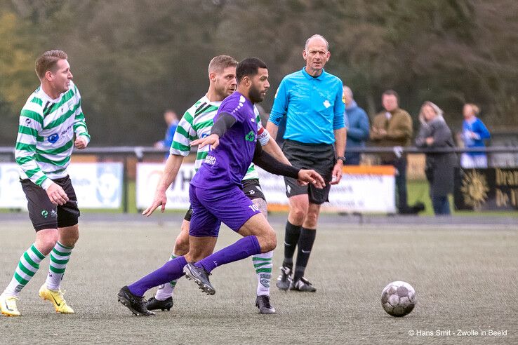 In beeld: Dieze West verliest derby van Zwolsche Boys - Foto: Hans Smit