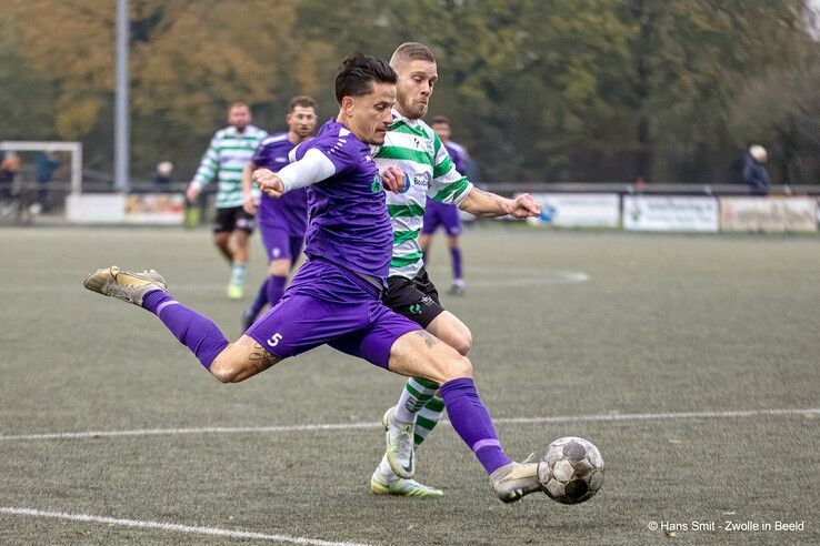 In beeld: Dieze West verliest derby van Zwolsche Boys - Foto: Hans Smit