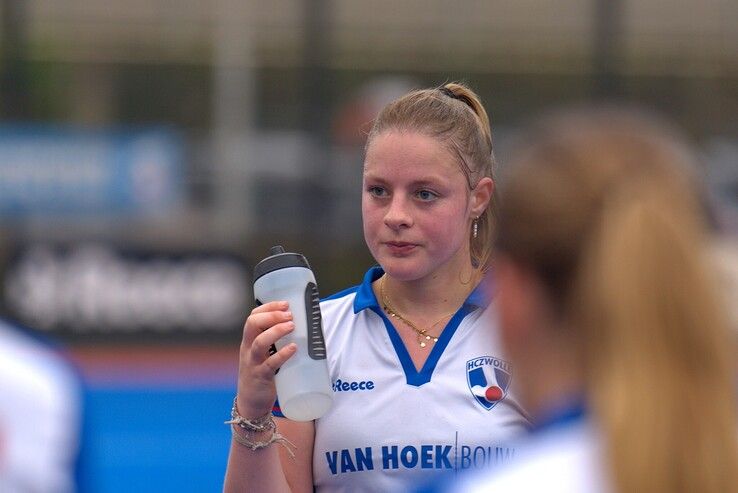 In beeld: Zwolse hockeyvrouwen pakken belangrijke punten in competitie - Foto: Bob Koning