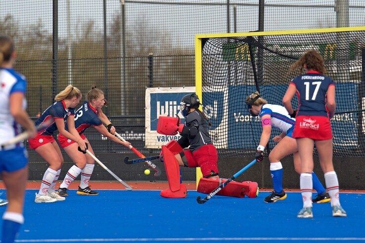 In beeld: HC Zwolle deelt in slotfase punten met Houten - Foto: Bob Koning