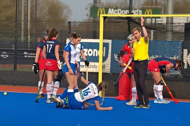 In beeld: HC Zwolle deelt in slotfase punten met Houten - Foto: Bob Koning