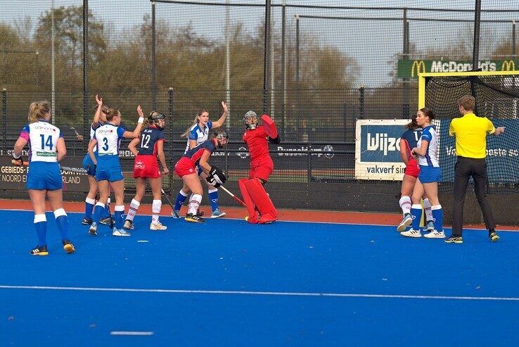 In beeld: HC Zwolle deelt in slotfase punten met Houten - Foto: Bob Koning