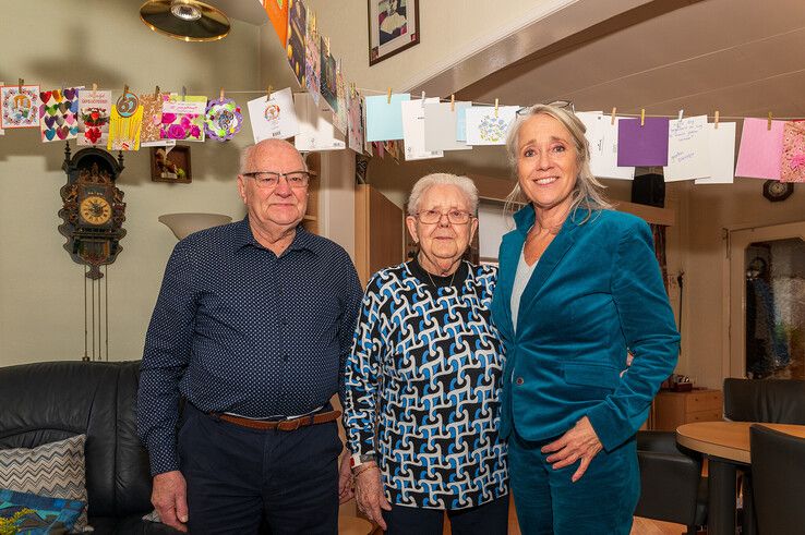 Henk en Gé Burghart vieren 60-jarig huwelijk in Assendorp - Foto: Peter Denekamp