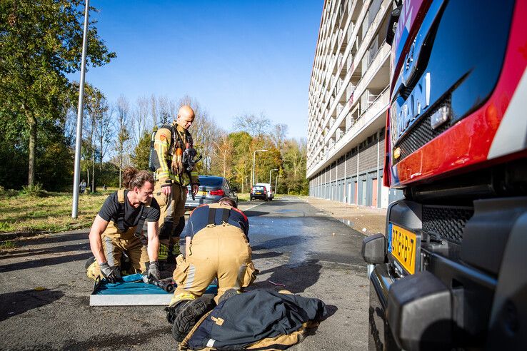 Brand in flatwoning aan Palestrinalaan - Foto: Hugo Janssen