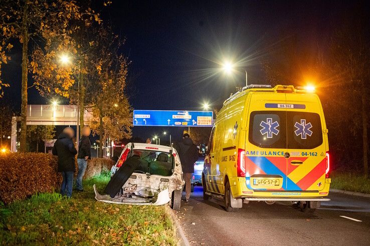 Een automobilist raakte gewond bij de kettingbotsing op de Ceintuurbaan. - Foto: Hugo Janssen