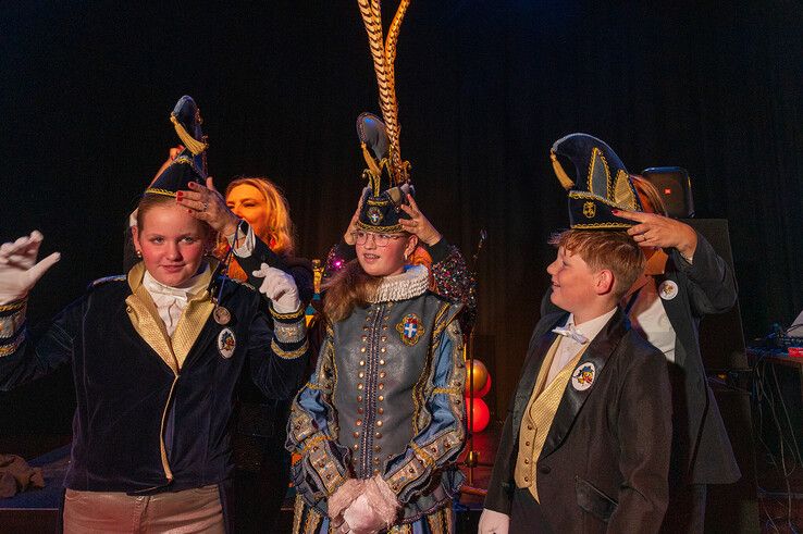 In beeld: Alaaf! Jayla (12) is de nieuwe Stadsjeugdprinses van Sassendonk - Foto: Peter Denekamp