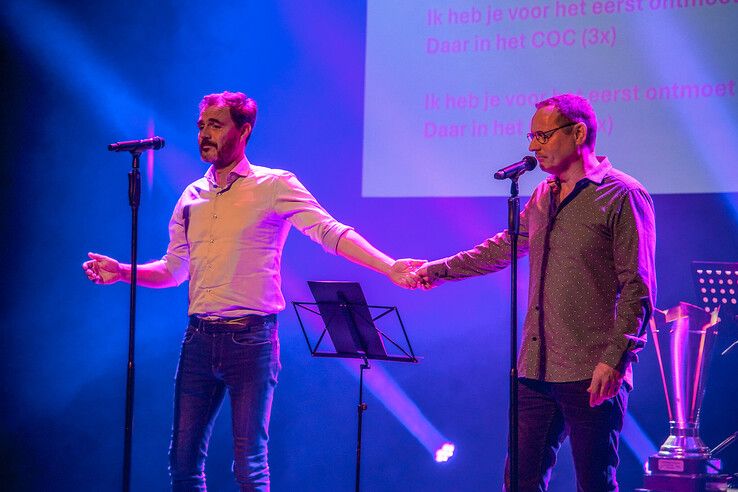 In beeld: Duo Andere Koek wint Smartlappenfestival in uitverkocht Odeon - Foto: Obbe Bakker