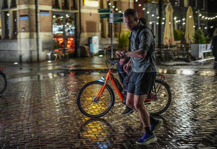 In beeld: 3FM dj Wijnand Speelman loopt dubbele marathon en haalt bijna 210.000 euro op voor Metakids - Foto: Obbe Bakker