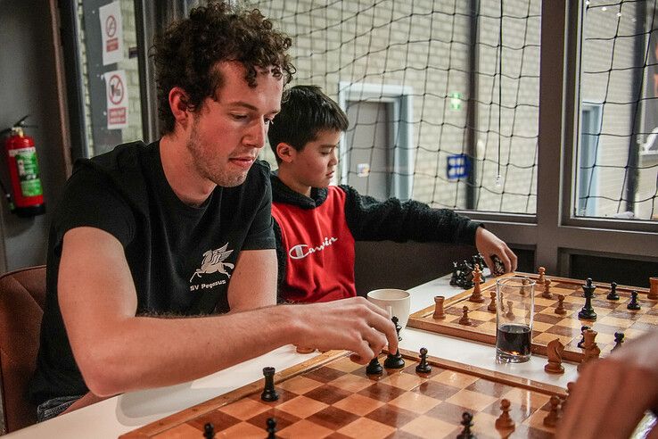 In beeld: Schaakvereniging Pegasus viert 75-jarig bestaan in Zwolle - Foto: Obbe Bakker