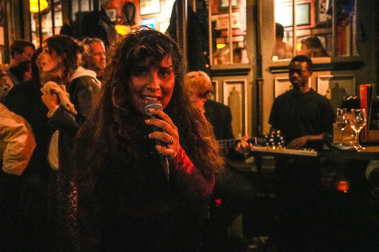 Jessy Yasmeen in The Dublin House. - Foto: Obbe Bakker