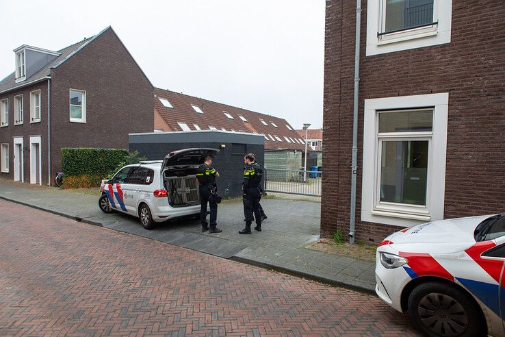 Man aangehouden na bedreiging in winkel op Katwolderplein - Foto: Ruben Meinten