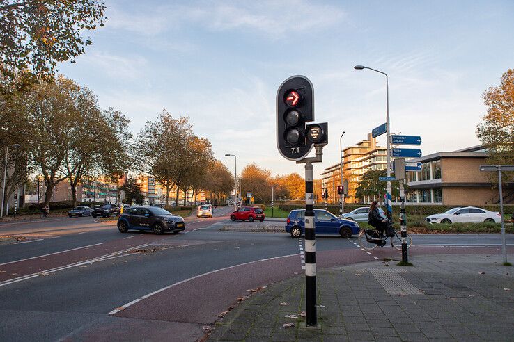 De fatbiker reed eerst over de fietsstrook en daarna de voetgangersoversteek. - Foto: Ruben Meinten