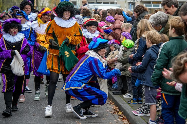 In beeld: Sinterklaas komt aan in Zwolle - Foto: Obbe Bakker