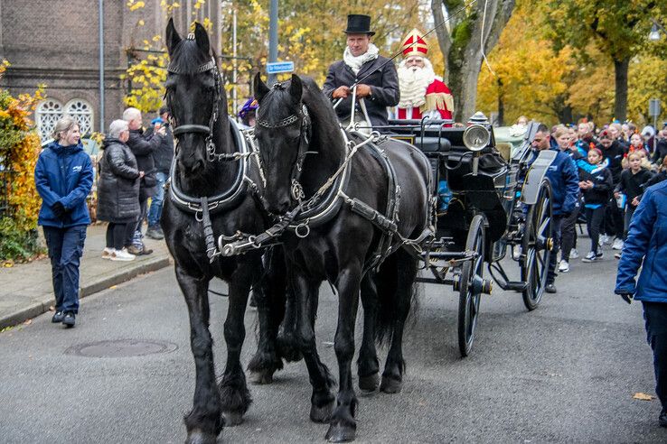 In beeld: Sinterklaas komt aan in Zwolle - Foto: Obbe Bakker