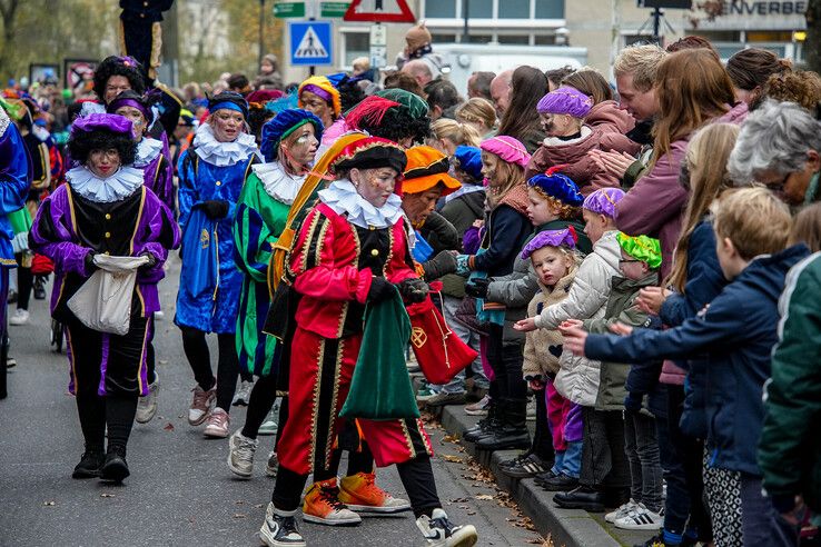 In beeld: Sinterklaas komt aan in Zwolle - Foto: Obbe Bakker