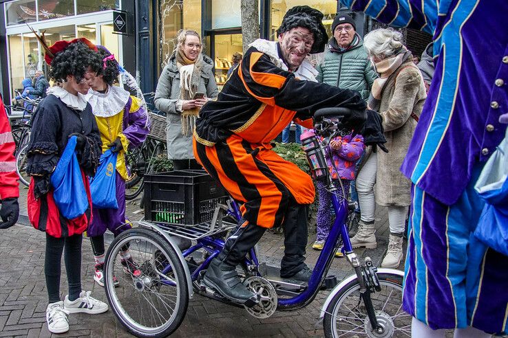 In beeld: Sinterklaas komt aan in Zwolle - Foto: Obbe Bakker