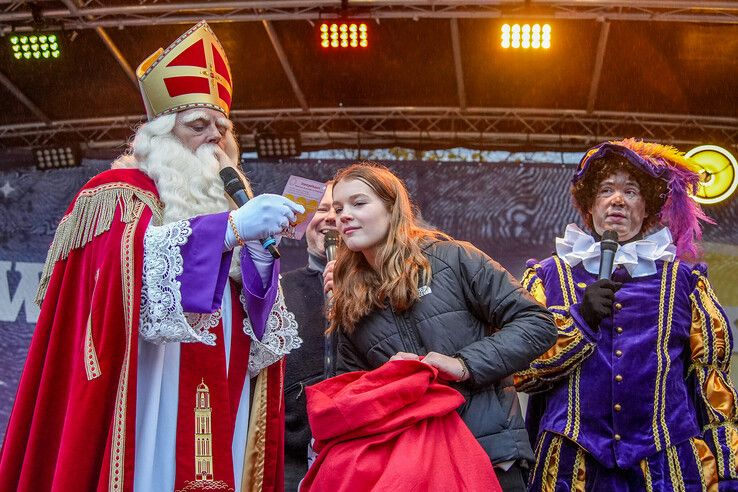 In beeld: Sinterklaas komt aan in Zwolle - Foto: Obbe Bakker