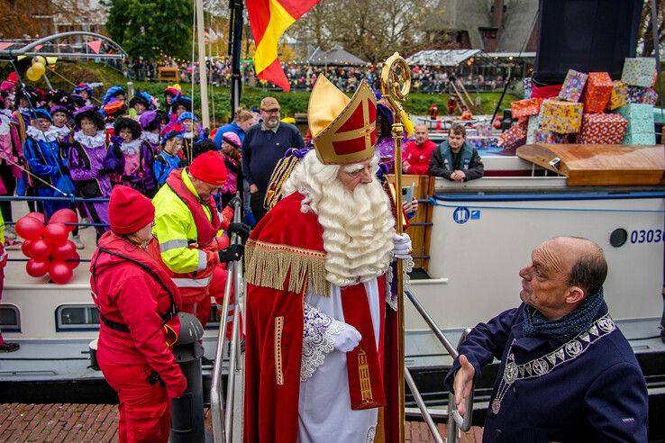 In beeld: Sinterklaas komt aan in Zwolle - Foto: Obbe Bakker