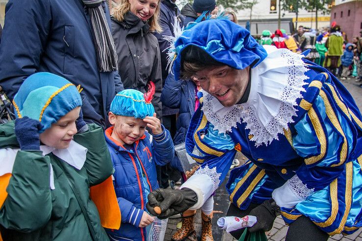 In beeld: Sinterklaas komt aan in Zwolle - Foto: Obbe Bakker