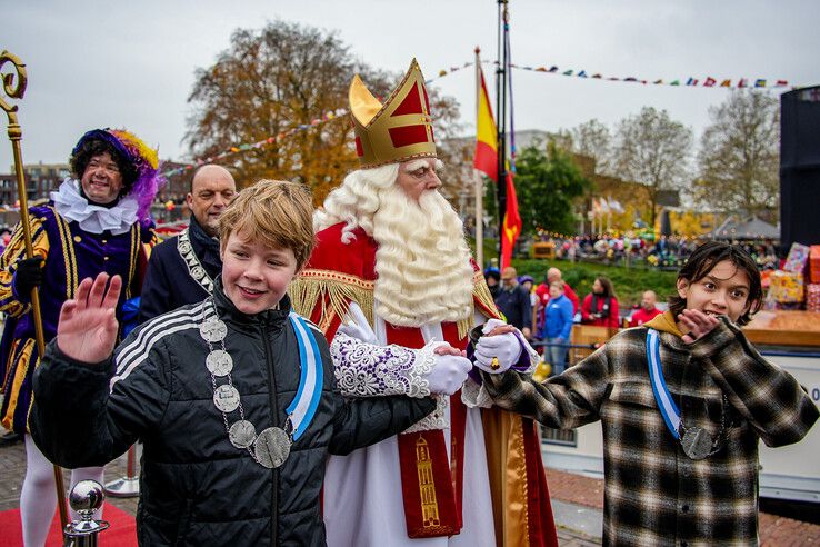 In beeld: Sinterklaas komt aan in Zwolle - Foto: Obbe Bakker