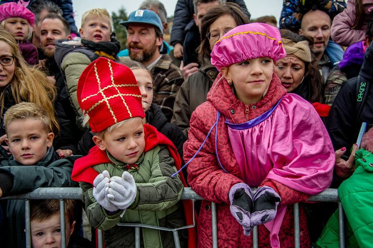 In beeld: Sinterklaas komt aan in Zwolle - Foto: Obbe Bakker