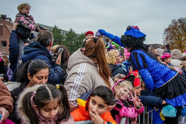 In beeld: Sinterklaas komt aan in Zwolle - Foto: Obbe Bakker