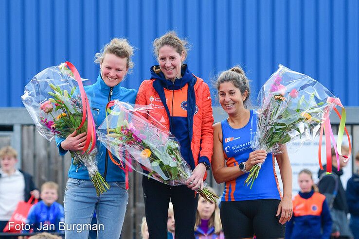 In beeld: Bijna 30.000 euro voor kankeronderzoek opgehaald tijdens Thorbecke KWF Run - Foto: Jan Burgman