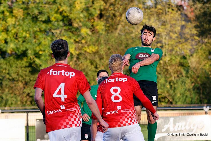 In beeld: FC Ulu Spor verliest in eigen huis van DESZ - Foto: Hans Smit