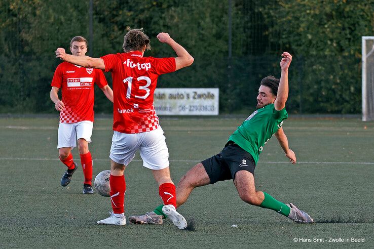 In beeld: FC Ulu Spor verliest in eigen huis van DESZ - Foto: Hans Smit