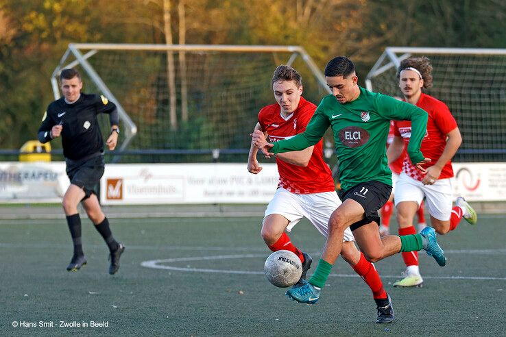 In beeld: FC Ulu Spor verliest in eigen huis van DESZ - Foto: Hans Smit