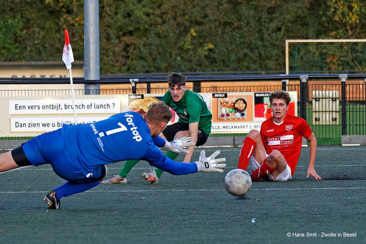 In beeld: FC Ulu Spor verliest in eigen huis van DESZ - Foto: Hans Smit