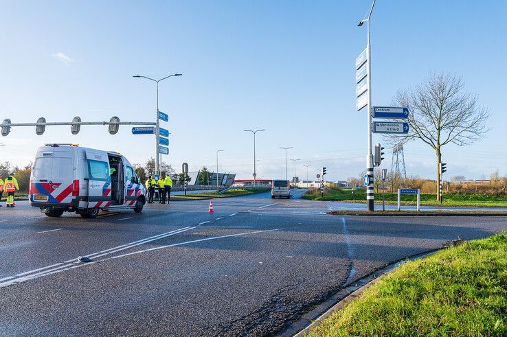 Fietser (37) overleden na aanrijding met bestelbus in Marslanden - Foto: Peter Denekamp