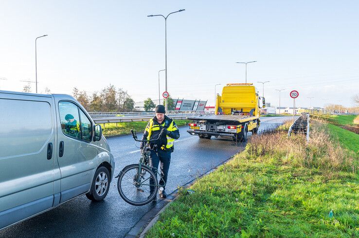 Fietser (37) overleden na aanrijding met bestelbus in Marslanden - Foto: Peter Denekamp