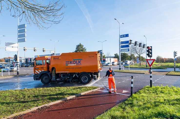 Fietser (37) overleden na aanrijding met bestelbus in Marslanden - Foto: Peter Denekamp