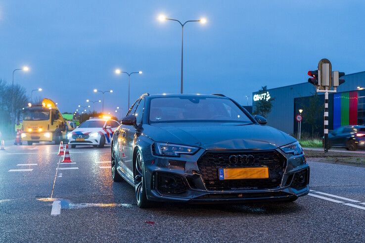 Gewonde bij kop-staartbotsing op Marslanden - Foto: Peter Denekamp