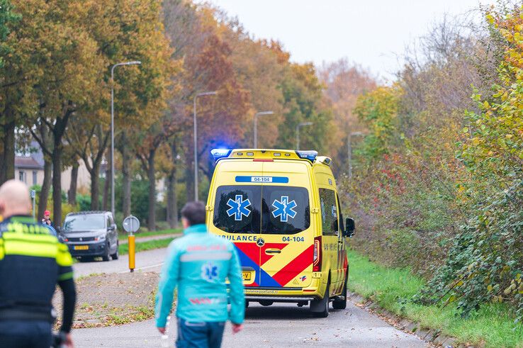 In beeld: Zwaargewonde bij ongeval in Zwolle-Zuid - Foto: Peter Denekamp