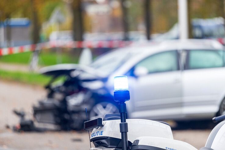 In beeld: Zwaargewonde bij ongeval in Zwolle-Zuid - Foto: Peter Denekamp