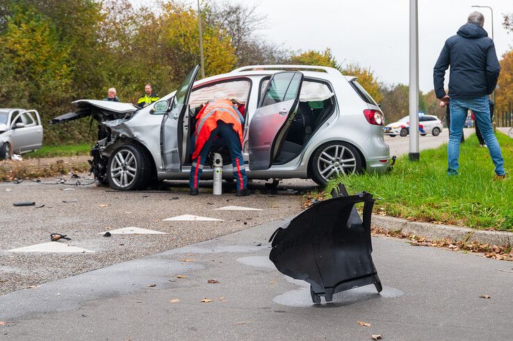 In beeld: Zwaargewonde bij ongeval in Zwolle-Zuid - Foto: Peter Denekamp