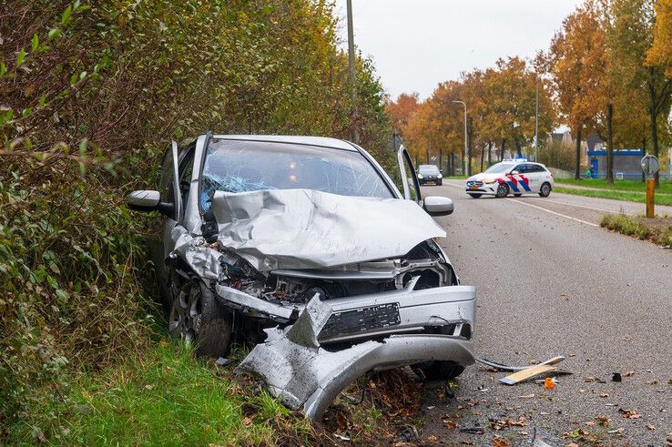 In beeld: Zwaargewonde bij ongeval in Zwolle-Zuid - Foto: Peter Denekamp