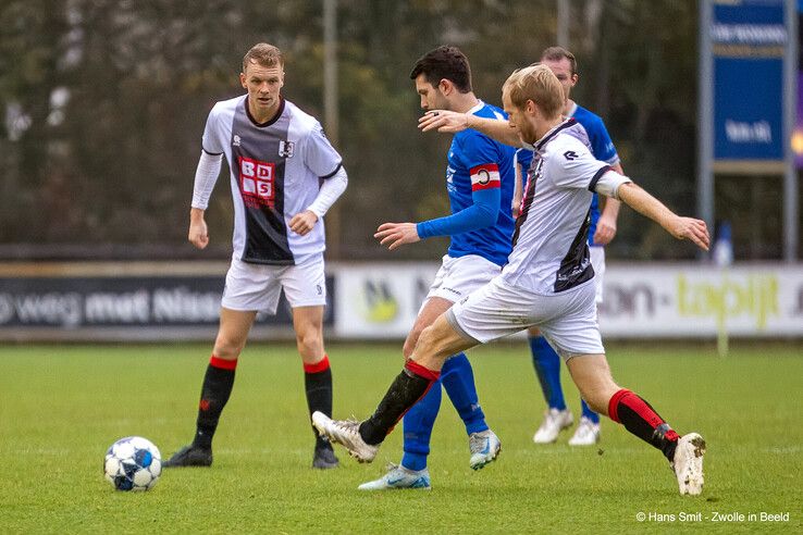 In beeld: WVF ziet eerste periodetitel snel verdampen - Foto: Hans Smit