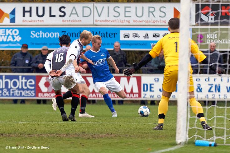 In beeld: WVF ziet eerste periodetitel snel verdampen - Foto: Hans Smit