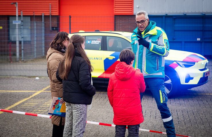 In beeld: Zwolse hulpdiensten halen ruim 8000 euro op voor Serious Request - Foto: Hugo Janssen