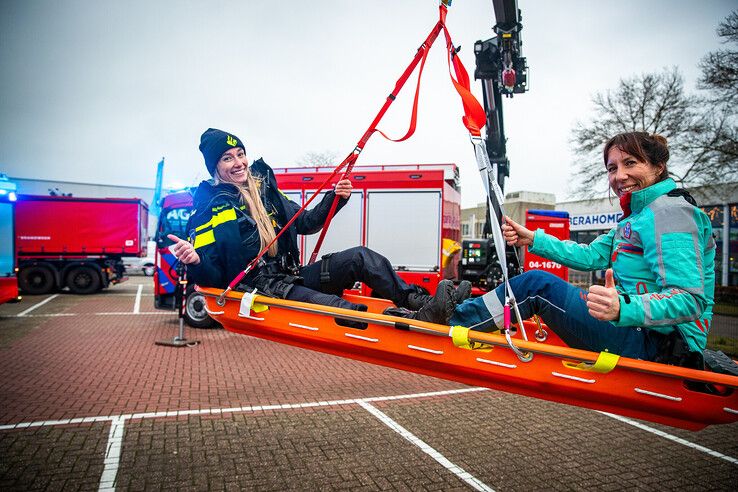 In beeld: Zwolse hulpdiensten halen ruim 8000 euro op voor Serious Request - Foto: Hugo Janssen