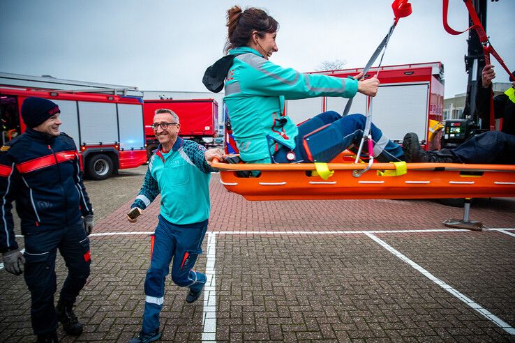 In beeld: Zwolse hulpdiensten halen ruim 8000 euro op voor Serious Request - Foto: Hugo Janssen