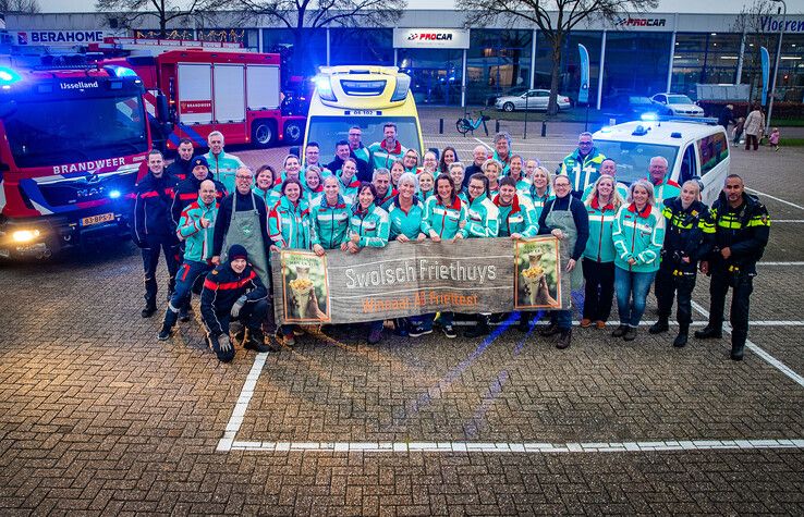 In beeld: Zwolse hulpdiensten halen ruim 8000 euro op voor Serious Request - Foto: Hugo Janssen