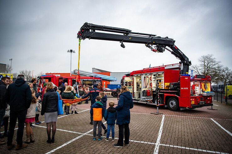 In beeld: Zwolse hulpdiensten halen ruim 8000 euro op voor Serious Request - Foto: Hugo Janssen