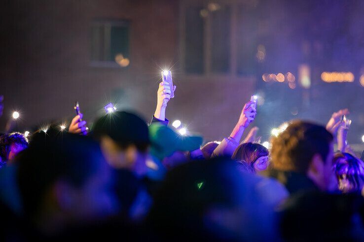 In beeld: Franz Ferdinand zet Zwolle in vuur en vlam, bijna 4 miljoen euro op teller Serious Request